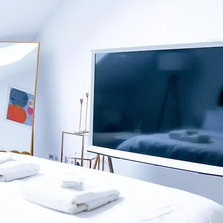 Boho Chic In Town Center *